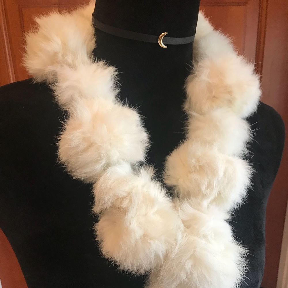 💯 Real rabbit fur scarf like new 63 inches